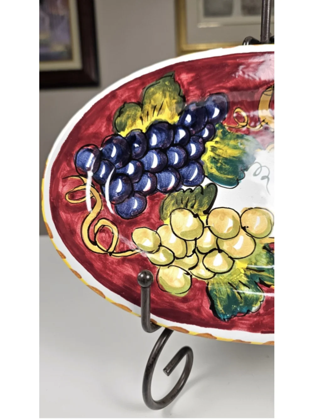 Vintage 11 inch Italian Majolica Wall Plate - Hand Painted Il Borgo San Gimignan